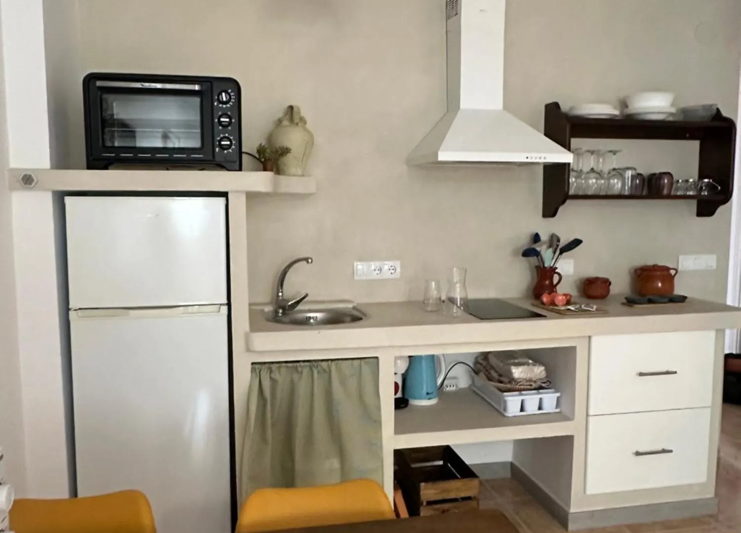 Tiyoweh Apartment Nerja