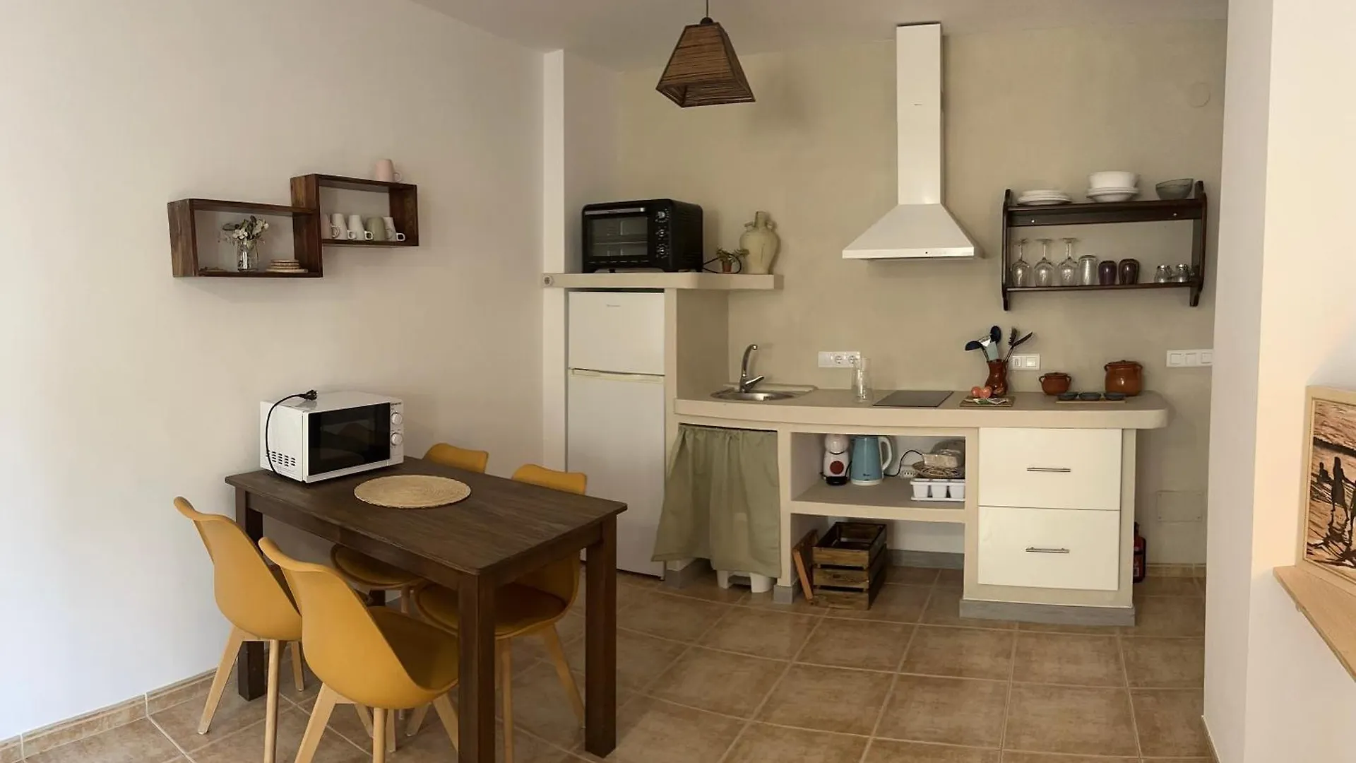 Tiyoweh Apartment Nerja